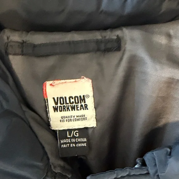 Volcom Men's Dark Gray Quilted Jacket - Picture 2 of 6